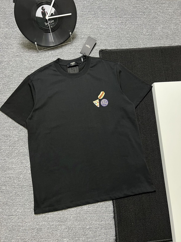 ブランドTシャツ側面デザイン